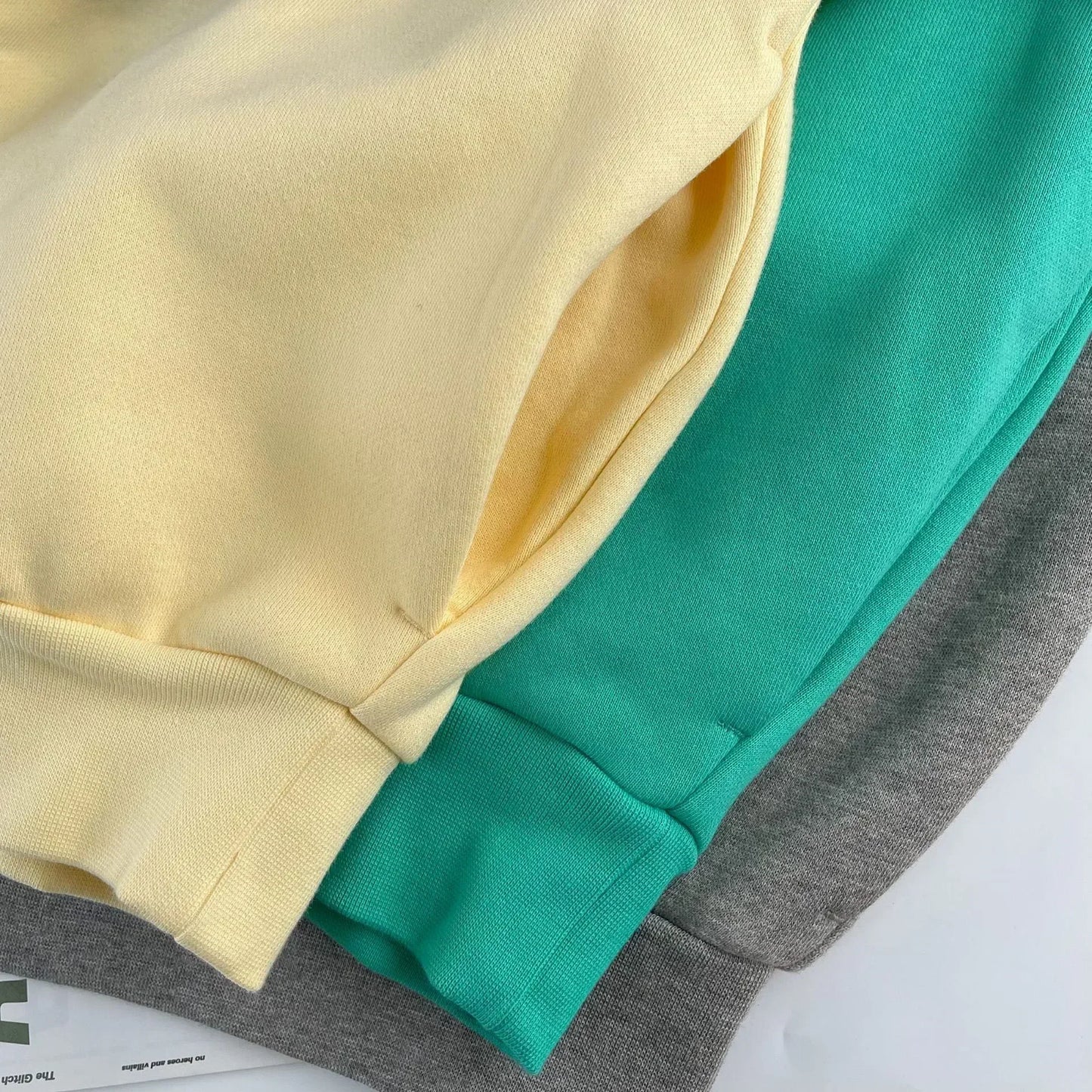 24ss Luxury Design Men's Round Neck Sweaters Couple High Street Solid Color Thickened Warm High Street Round Neck Pullover