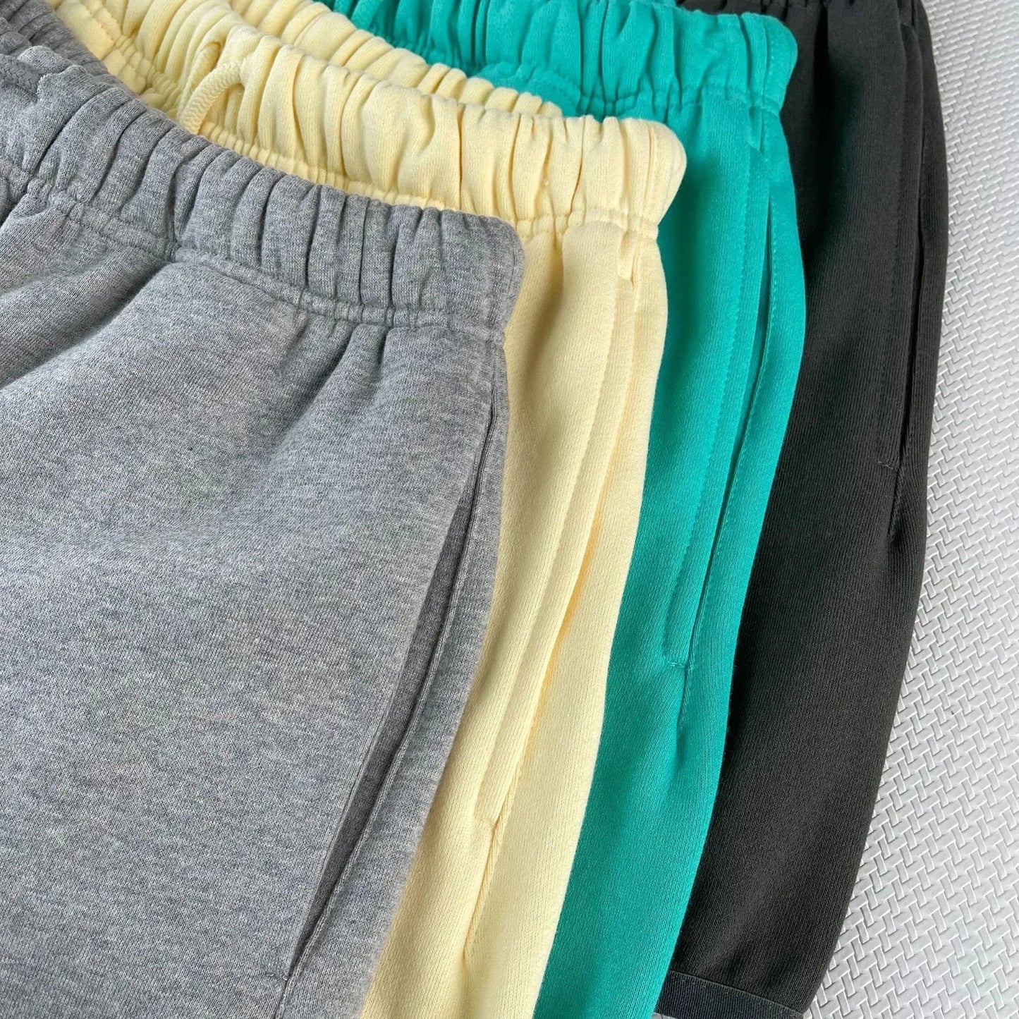 24ss Luxury Design Men's Round Neck Sweaters Couple High Street Solid Color Thickened Warm High Street Round Neck Pullover