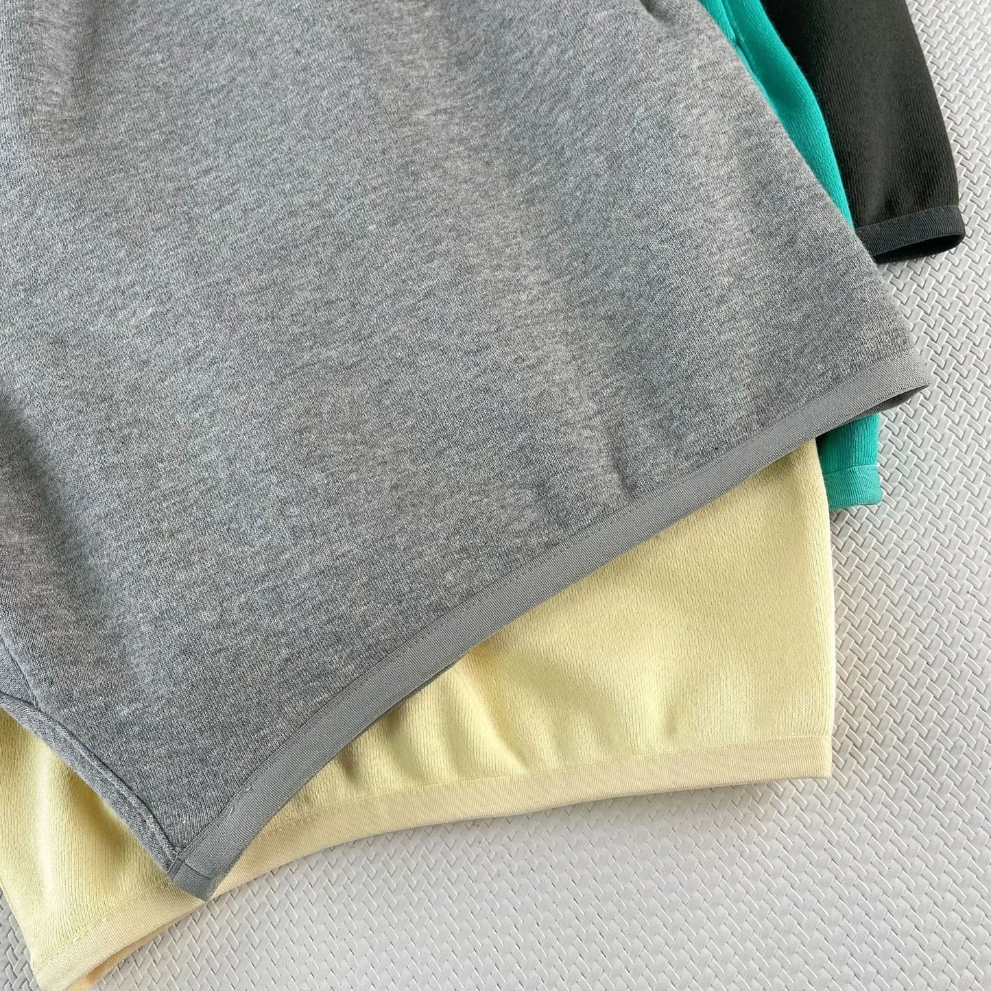 24ss Luxury Design Men's Round Neck Sweaters Couple High Street Solid Color Thickened Warm High Street Round Neck Pullover